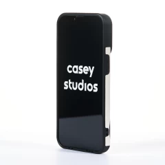 Husa iPhone 13 Pro Casey Studios Family Feud - Man Man