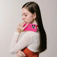 Husa iPhone 16 Pro Casey Studios Premium Soft Silicone, de Protectie, Slim, pentru Incarcare Wireless, Margini Ridicate pentru Protectia Ecranului si a Camerelor Fuchsia