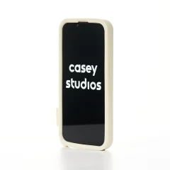 Husa iPhone 13 Casey Studios All eyez on you - Alb Alb