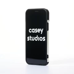 Husa iPhone 12 Casey Studios Family Feud - Man Man