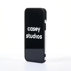 Husa iPhone 12 Pro Max Casey Studios Family Feud - Man Man