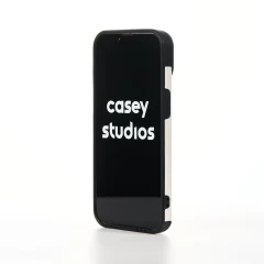 Husa iPhone 13 Casey Studios Family Feud - Man Man