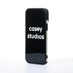 Husa iPhone 13 Pro Max Casey Studios Family Feud - Man Man