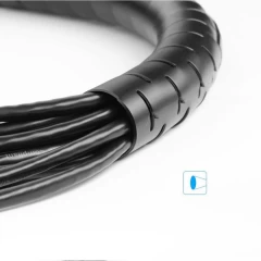 Organizator Cabluri Ugreen cu Tub de Protectie DIA cu 25mm Latime & 3m Lungime, 30819 - Negru Negru